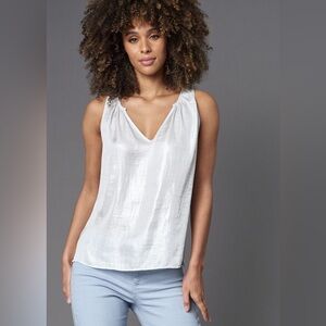 Lola & Sophie NY NWT Foil Satin Split V neck sleeveless Tank in silver Sz Small